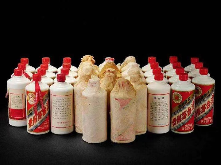 额济纳老酒回收上门哪里回收(附近上门回收茅台酒）?